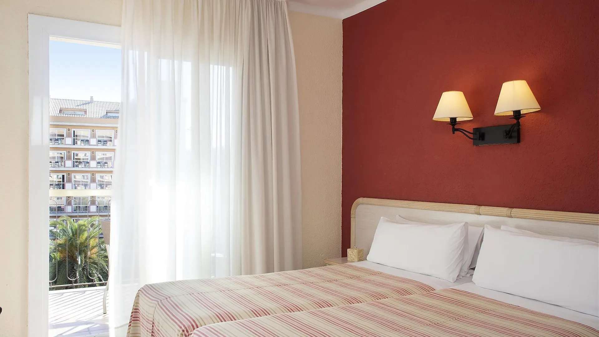 Luna Park Hotel Yoga & Spa Malgrat de Mar 3*,